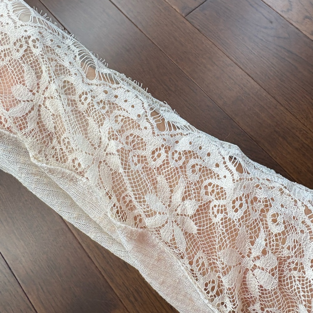 Francesca's Collections Sally Lace Dolman Top - Picture 5 of 6